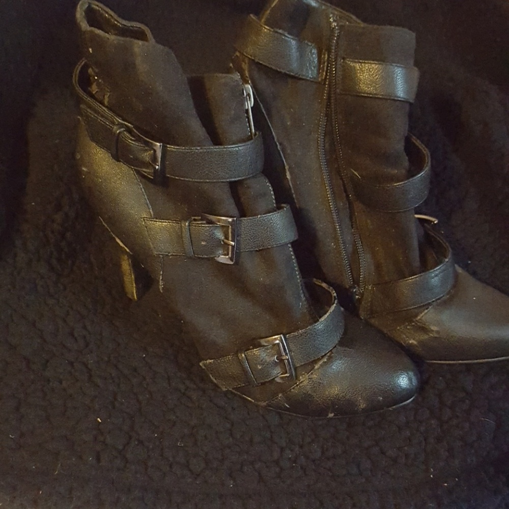 Black Charlotte Russe booties size 8
